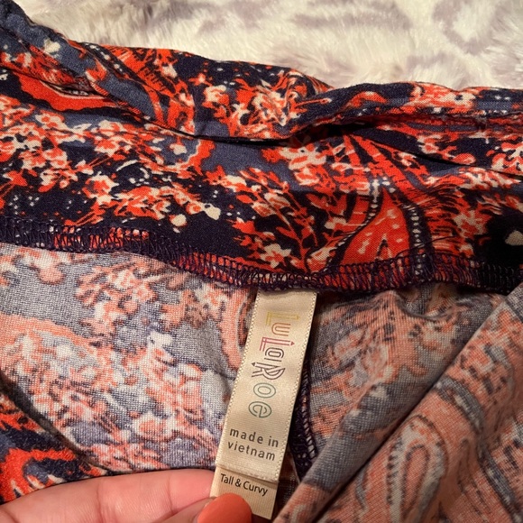 Lularoe TC Leggings - Picture 3 of 4